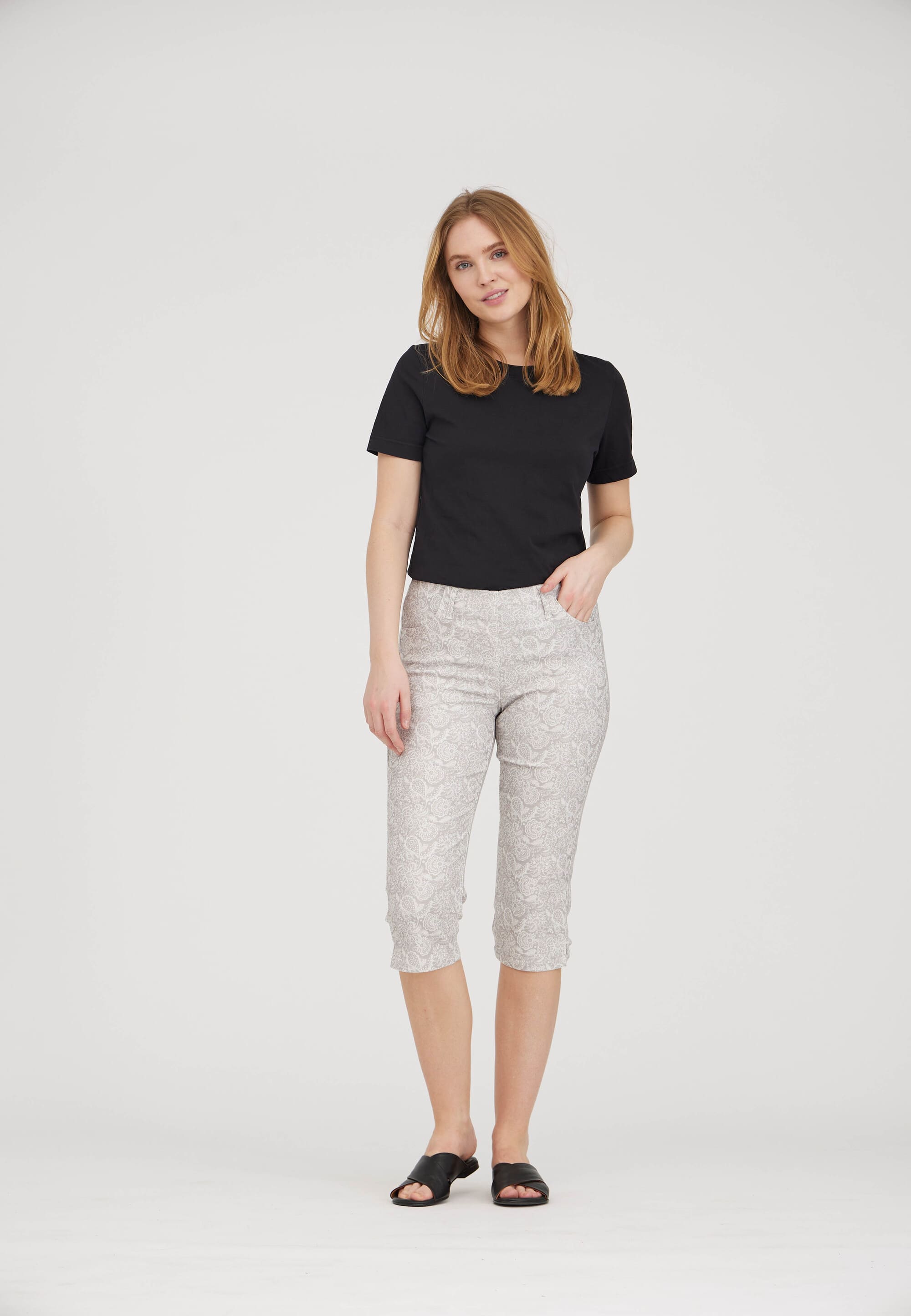LAURIE Kelly - Capri SL Trousers REGULAR 25015 Grey Sand Print