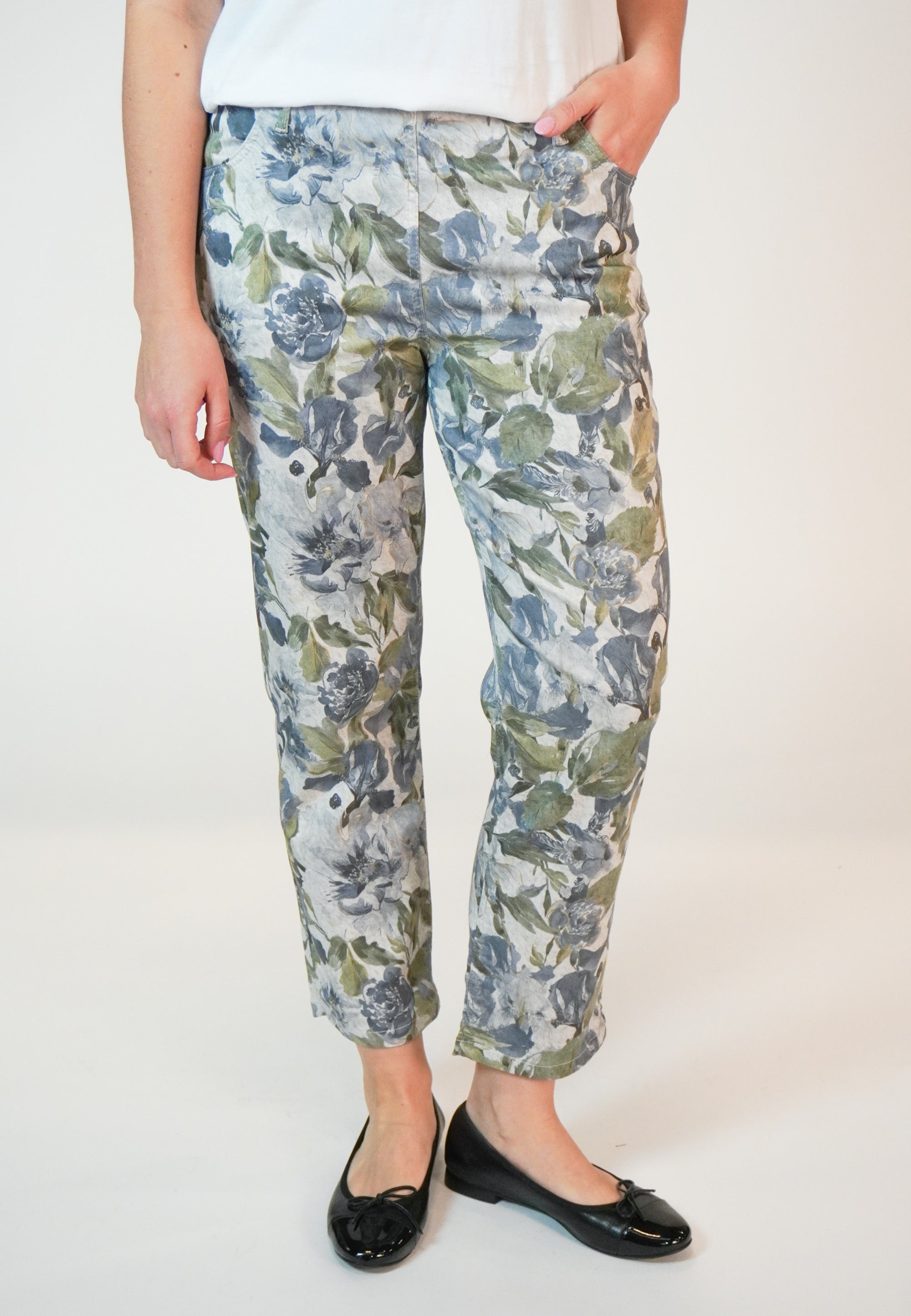 LAURIE Kelly Regular Crop Trousers REGULAR 43036 Dove Flower